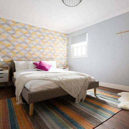 The Old Station House - Stylish & Central 2Bdr Apartment Oxford Bagian luar foto