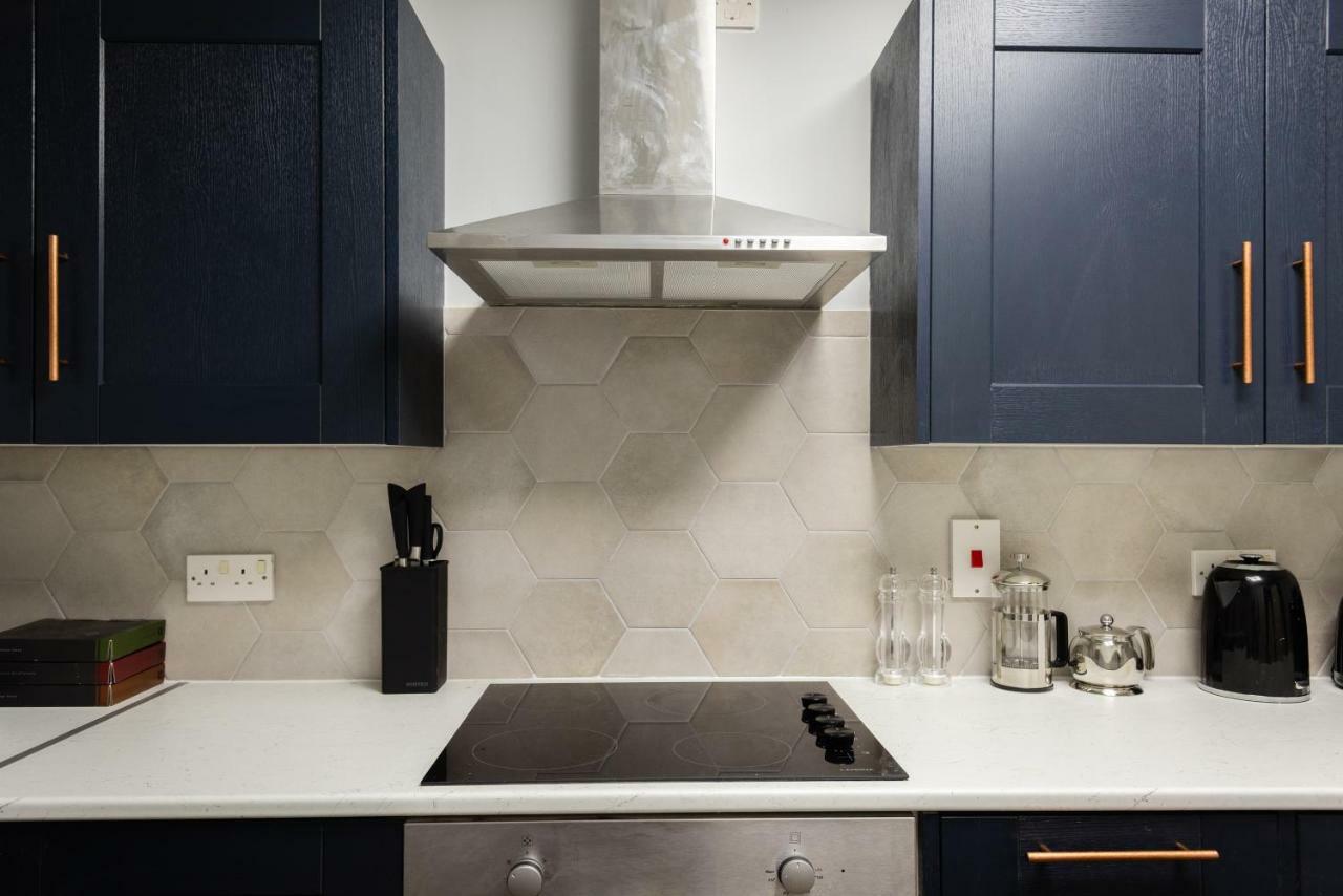 The Old Station House - Stylish & Central 2Bdr Apartment Oxford Bagian luar foto
